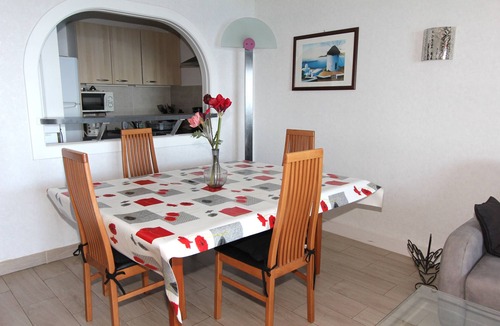 Fabron Apartment | Superb air-conditioned flat on the 7th floor facing the sea.