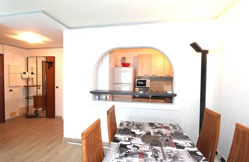 Fabron Apartment | Superb air-conditioned flat on the 7th floor facing the sea.