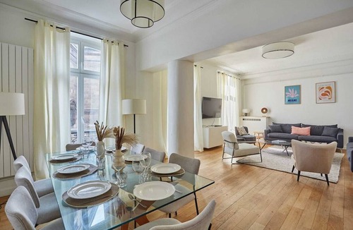 Saint-Vincent-de-Paul Apartment | Superb apartment Center of Paris-Montmartre