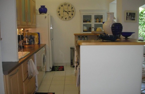 Saint-Tropez City Centre Apartment | SUPERB App with Garden, Town Centre, Air Conditioning, Secure Parking Refined decor
