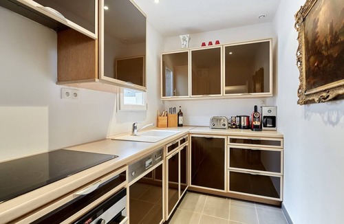 Chaillot Apartment | Superb Arc de Triomphe apartment