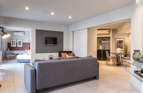 Psirri Apartment | Superb Central Athens Suite With Rooftop Perfect for 5 Guests 85sqm