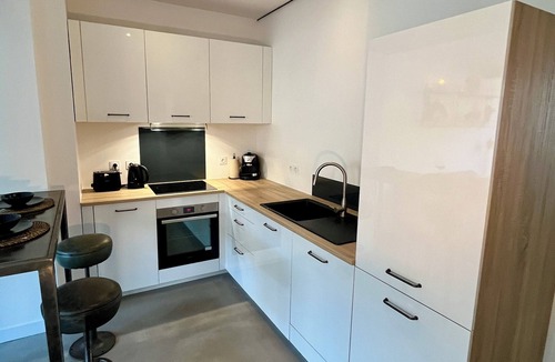 Bordeaux Sud Bed & Breakfast | Superb, completely private apartment with garden and terrace!