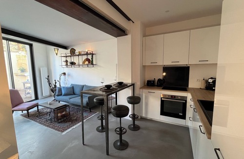 Bordeaux Sud Bed & Breakfast | Superb, completely private apartment with garden and terrace!