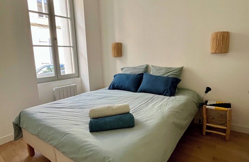 Bordeaux Sud Bed & Breakfast | Superb, completely private apartment with garden and terrace!