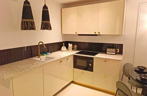 San Anton Apartment | Superb Duplex Private Patio Alicante Center