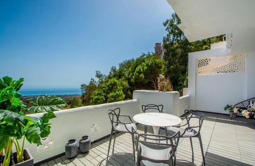 Marbella Apartment | Superb duplex with a panoramic sea view