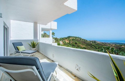 Marbella Apartment | Superb duplex with a panoramic sea view