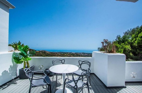 Marbella Apartment | Superb duplex with a panoramic sea view