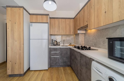 Kepez Apartment | Superb Flat with Shared Pool in Kepez