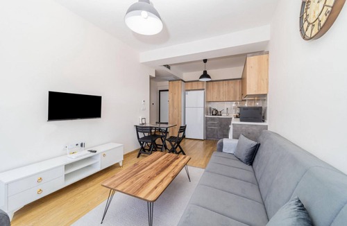Kepez Apartment | Superb Flat with Shared Pool in Kepez