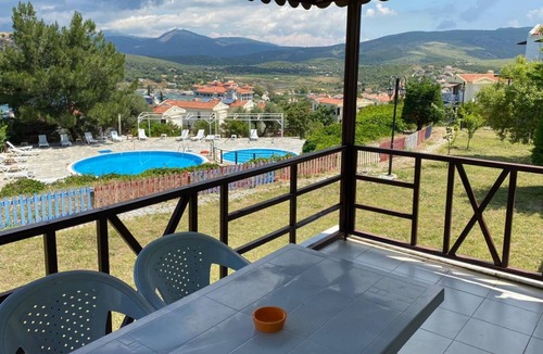 Ildır Koyu Apartment | Superb Flat with Shared Pool in Cesme