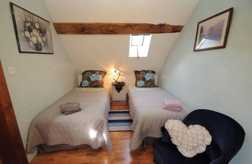 Dorceau Bed & Breakfast | Superb percheronne house surrounded by greenery. the fireplace will warm you up.