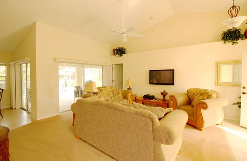 White Marsh Villa | Superb Home Perfect Place, 3 bed 2 baths, SW facing pool and spa, near shops, restaurants, GOLF. Free wifi, bikes, gas BBQ, best home around.