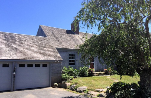 Little Compton House | Superb Location on Quiet Laneway. Just lowered June & September rates!