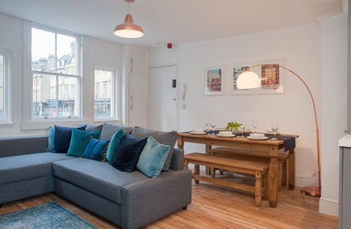Bath Apartment | Superb location|short walk to Roman Baths|2 beds