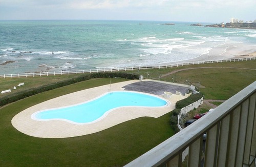 Biarritz Apartment | Superb oceanfront apartment with pool and tennis court