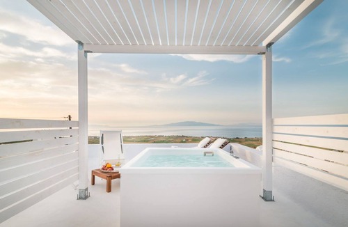 Finikia Villa | Superb Santorini Suites | Fava Eco | Master Suite with Outdoor Private Jacuzzi
