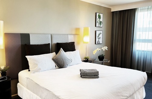 Parramatta Apartment | Superb studio, 2m walk to Parramatta station