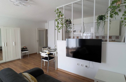 Secteur 1 Apartment | Superb Studio 45 m² Renovated with Balcony and Free Parking