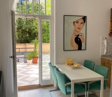 Orszagut Apartment | Superb Studio plus 60 sqm Terrace in the Greens of Buda City Centre