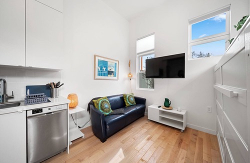Clarkdale Apartment | Superb studio with AC in pleasant Culver City location