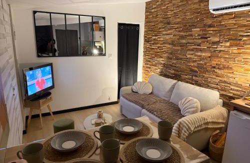 Nevers Apartment | Superbe cocon chic, clim et terrasse privée, déco soignée