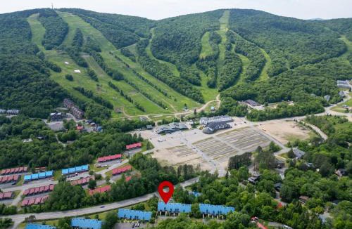 Stoneham Apartment | Superbe condo face aux pentes de ski Stoneham!