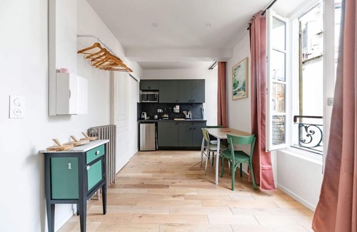 Vieux Vichy Apartment | Superbe studio climatisé dans immeuble classé