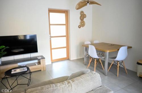 Arthes Apartment | Superbe T2 climatisé avec patio et jardin