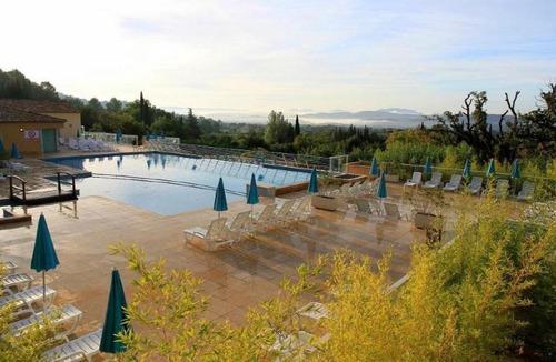 Callian House | Superbe T3 RESORT & SPA,2 chambres ,PISCINE ,TERRASSE
