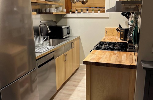 Greenwood Apartment | Superbly Comfy 2-bedroom apartment in Seattle perfect for your getaway-