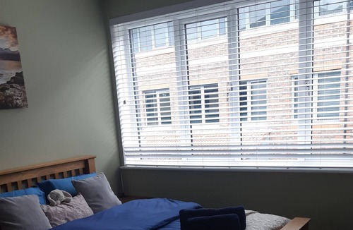 Horsham Apartment | Superbly located executive apartment.