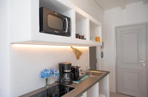 Xilokeratidi Apartment | Superior 3 Beachfront Suite Hot tub and Seaview
