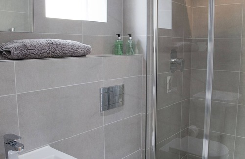 Harrogate House | Superior deluxe 3/4 bedroom house