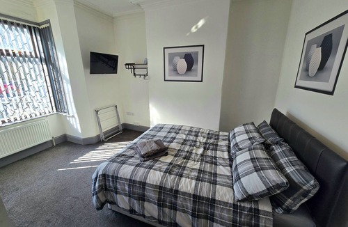 Burnley House | Superior Double Room Ensuite with Shower Room 1