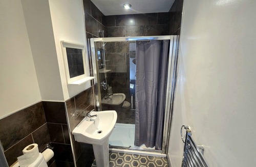 Burnley House | Superior Double Room Ensuite with Shower Room 1