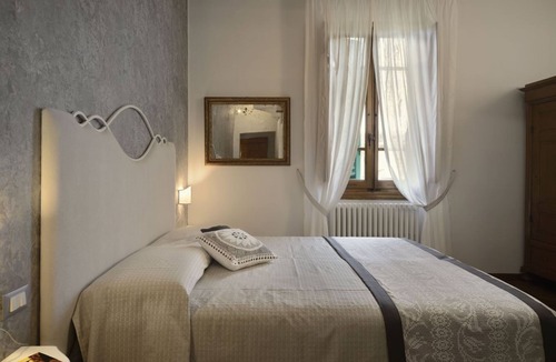 Terranuova Bracciolini Bed & Breakfast | Superior Settimo Cielo with A/C and Private Bathroom in Villa le Facezie B&B