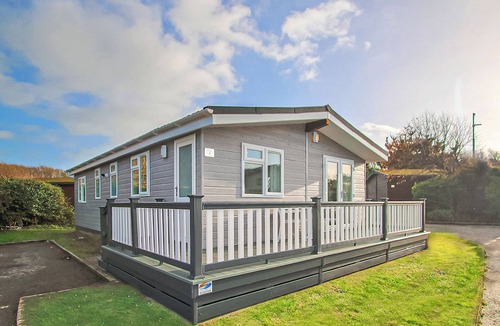 Milford on Sea Ski Chalet | Superior Lodge Plus 4