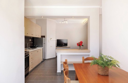 Dassia Apartment | Superior Pool-View Apartment – 50m to Dassia Beach