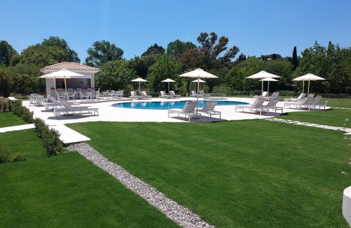 Dassia Apartment | Superior Pool-View Apartment – 50m to Dassia Beach