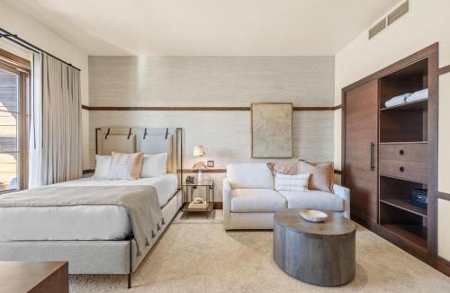 Bend Hotel | Superior Queen @ Juniper Preserve