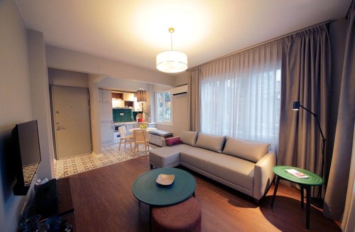 Gumussuyu Mahallesi Apartment | Superior refurbished flat in the heart of Istanbul