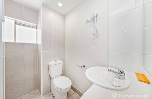 Emu Park Apartment | Superior Studio 17 Endeavour Inn