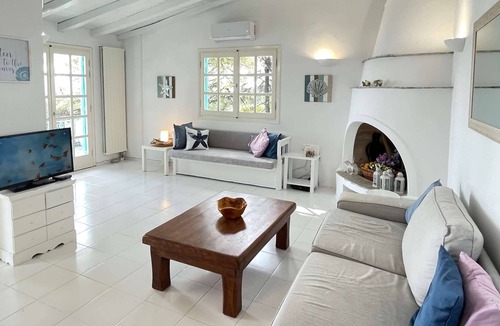 Kanapitsa Villa | Supernova: Villa for 10 under the trees of Kanapitsa near the beach