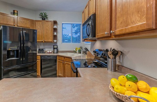 Superstition Lakes Condo | Superstition Lakes Condo, A+ Golf View, Comm Htd POOL & SPA; Walk to Mall & Theater
