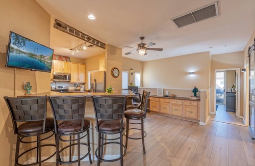 Superstition Lakes Condo | Superstition Lakes Condo, A+ Lake View, Gated Comm w/Htd POOL & Spa, Walk to Mall & Theater