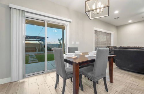 East Mesa House | Superstition Views - 3 Bedroom 2.5 Bath w/a Fun Backyard!