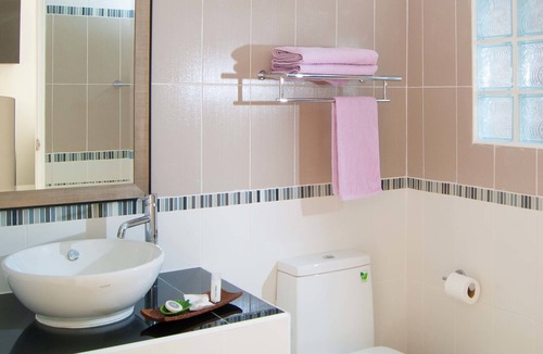 Trakan Phuet Phon Hotel | Suporn Lakeview Service APT & Homestay