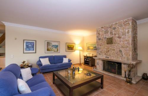 Kropia Villa | Supreme and Classy Pool Residence